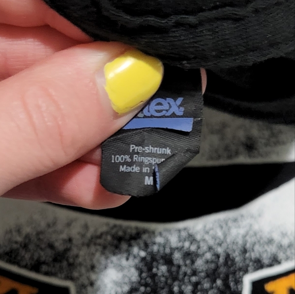 Crown The Empire Distressed Logo Metalcore Hardcore Band Merch Shirt - Picture 4 of 4